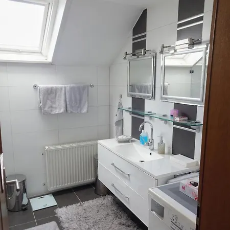 Dreifluesse - Traumgarten Mit Grill Und Pavillon, Wlan, Kueche Und Parkplatz Appartement *