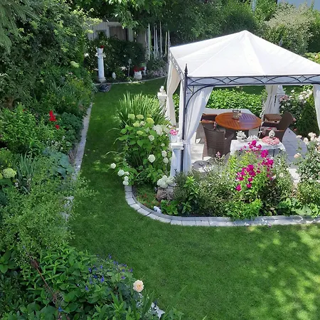 Dreifluesse - Traumgarten Mit Grill Und Pavillon, Wlan, Kueche Und Parkplatz * Salzweg